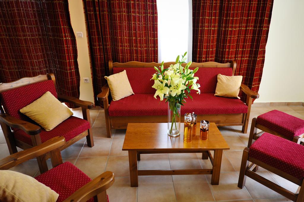 Verga Apartments & Suites Каламата Екстер'єр фото